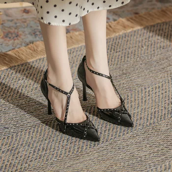 2023 Новые весенне-летние женские пикантные туфли на высоком каблуке-шпильке с острым носком, вечерние босоножки Большого размера, женские туфли-лодочки маленького размера Изображение